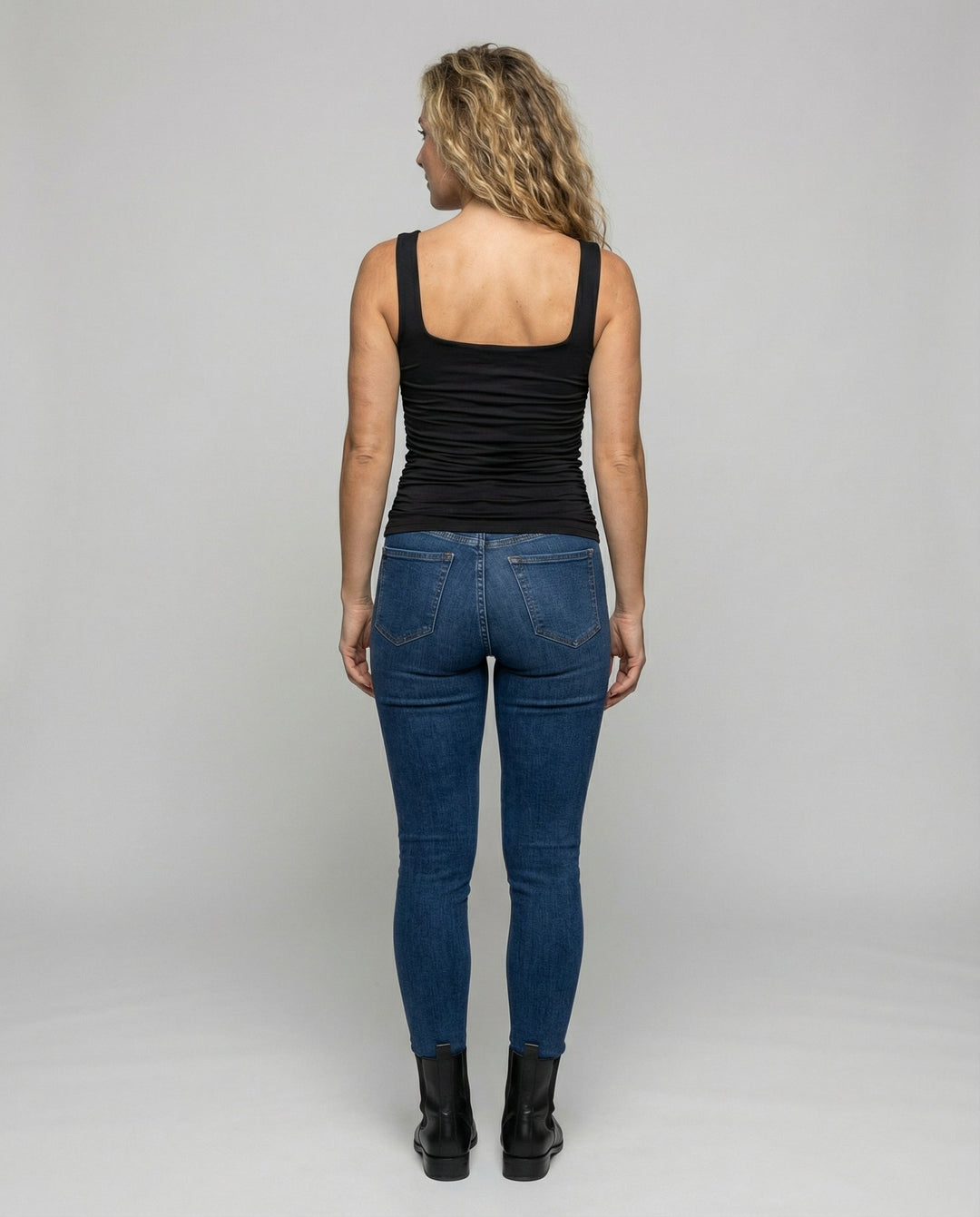 Figure-hugging women's top